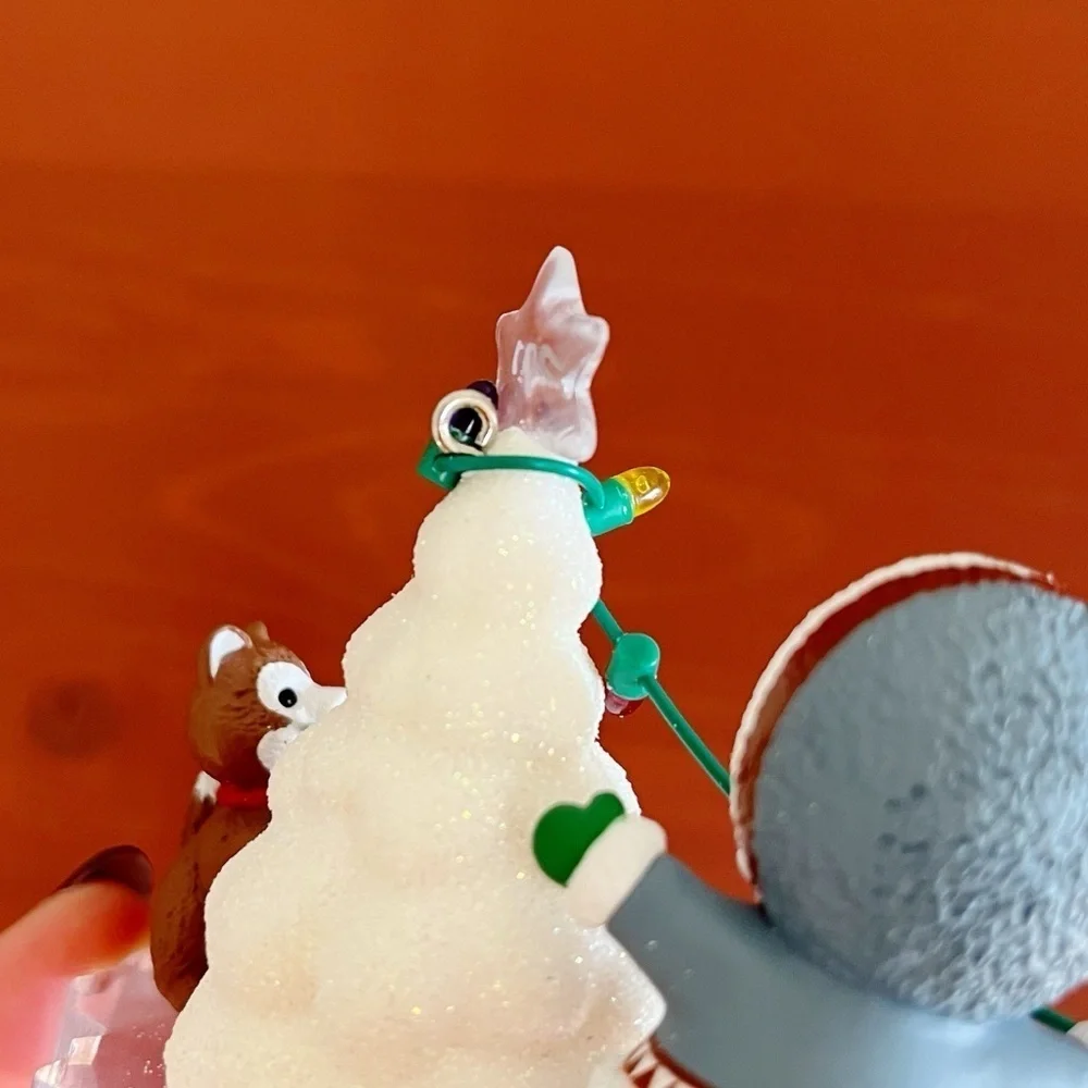 Hallmark Frosty Friends Collector's Series Christmas Tree Ornament 2001